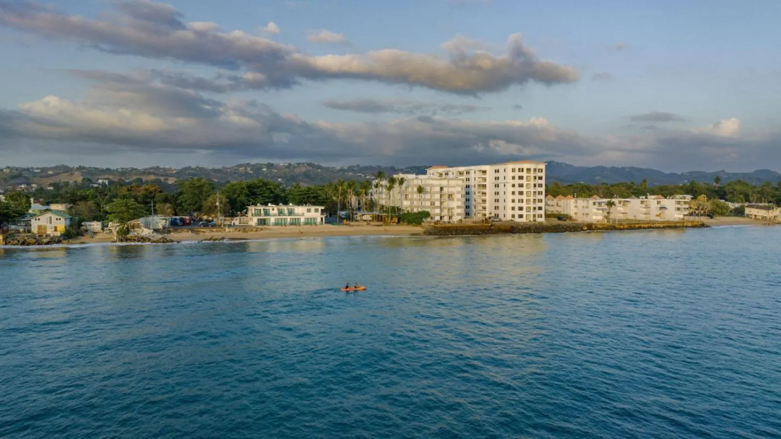 Beachfront Condo At Costa Corcega 1H Rincón Portoriko
